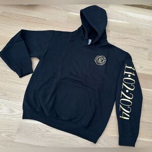 Gildan Black YOUTH Hoodie Personalized  with R LOGO with Gold Details SIZE M